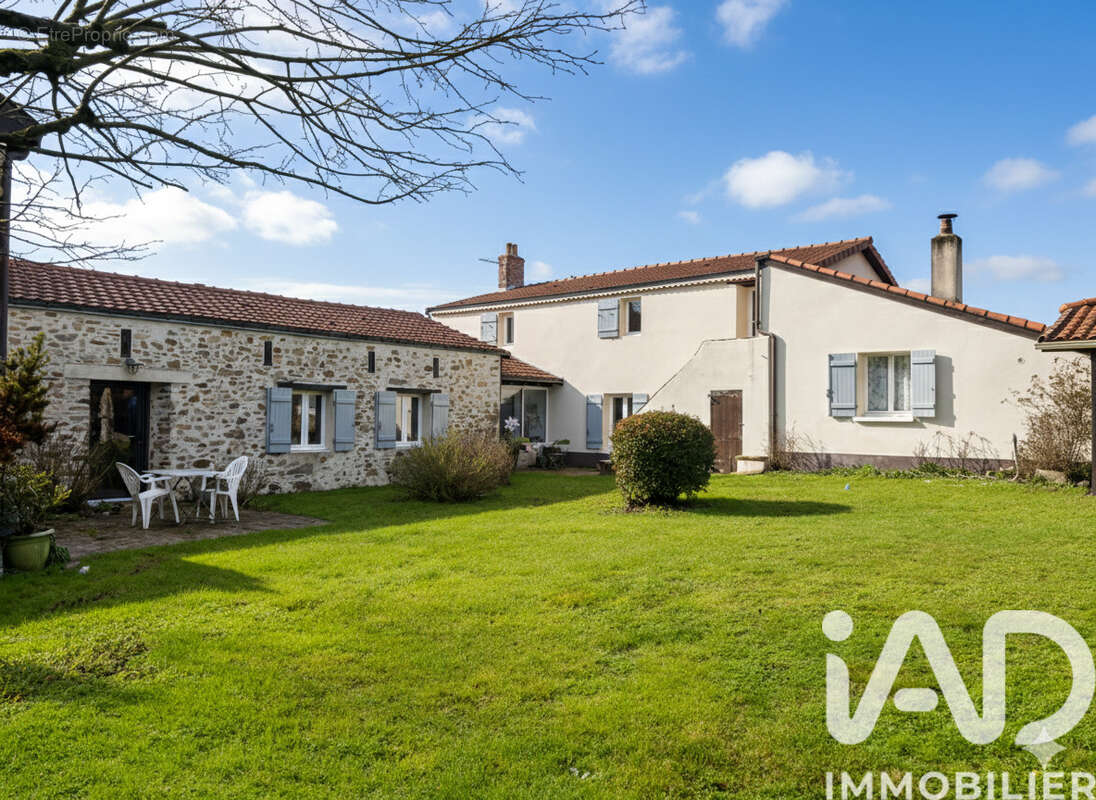 Maison 353 m² à Cheix-En-Retz  - photo 8