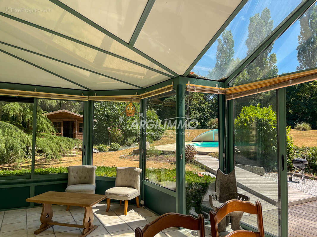 Propriété avec deux habitations et piscine - photo 9