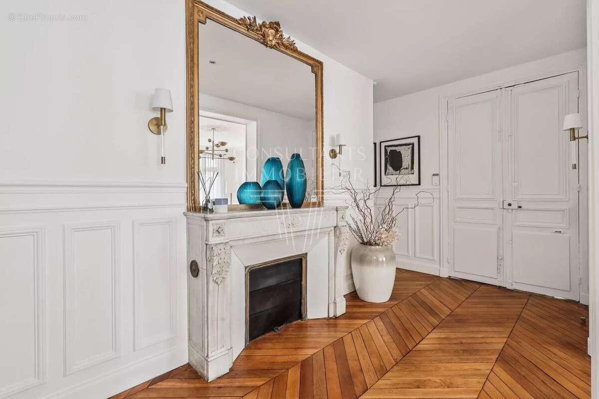 Appartement à PARIS-7E