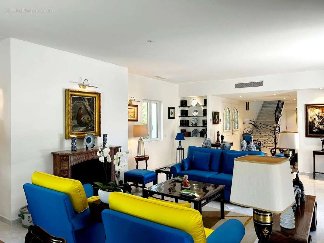 Maison à TOURRETTES