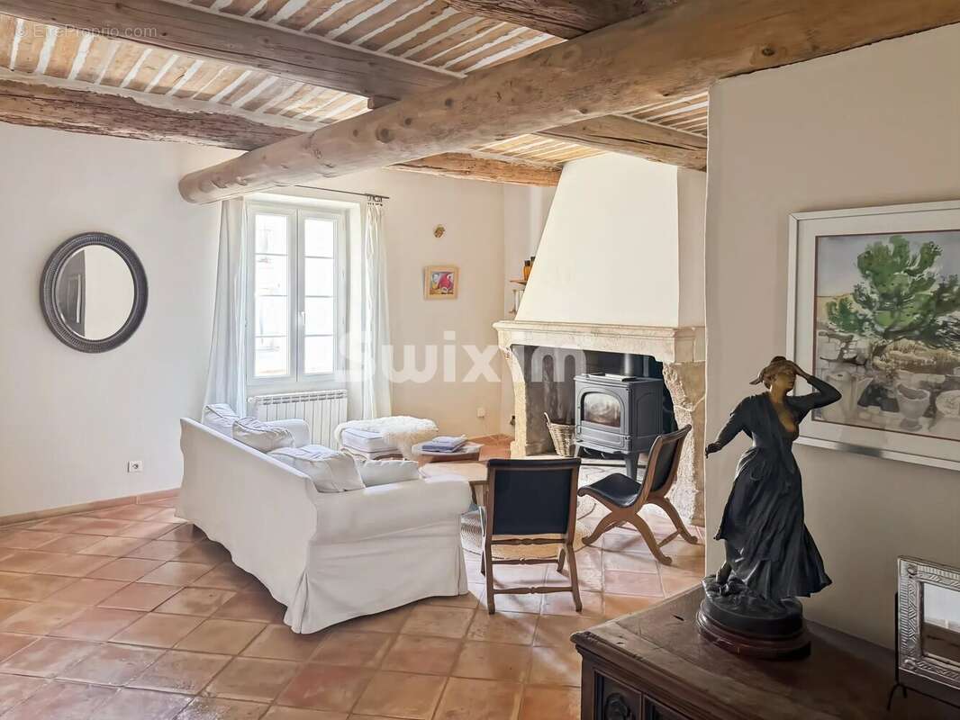 Maison à SAINTE-CECILE-LES-VIGNES