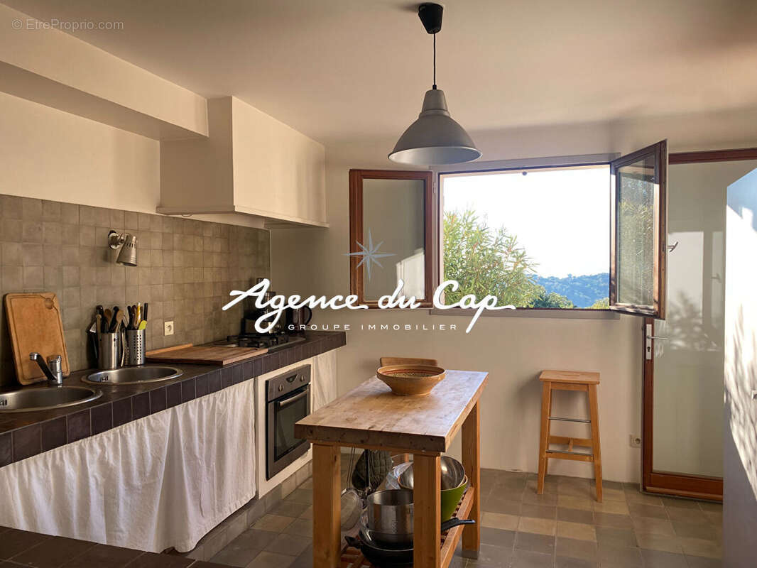 Maison à LES ISSAMBRES