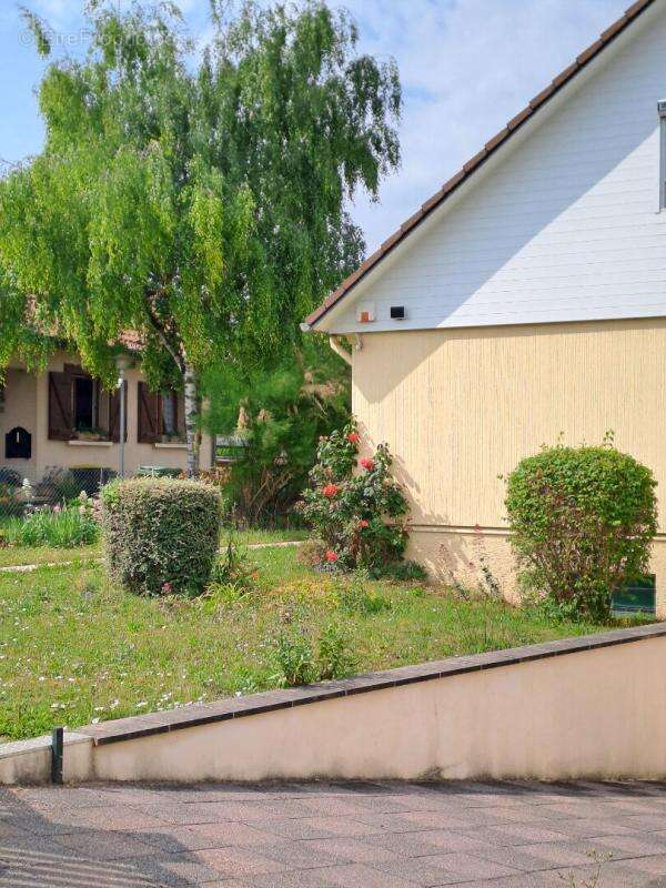 Maison à SARRY