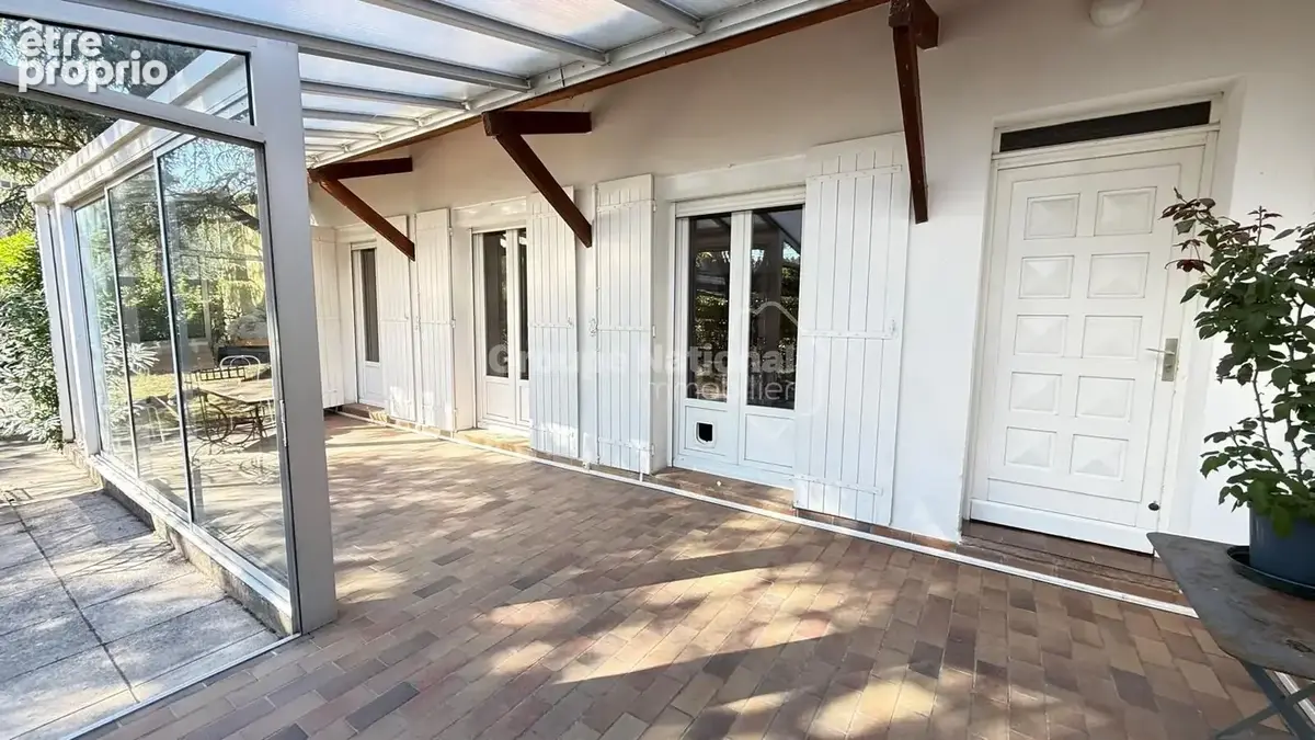Maison plain pied - Double garage - photo 2