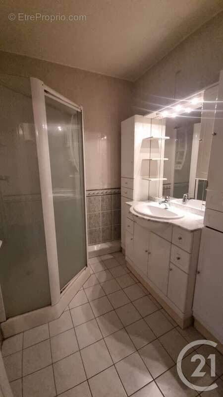 Appartement à SAINT-MAUR-DES-FOSSES