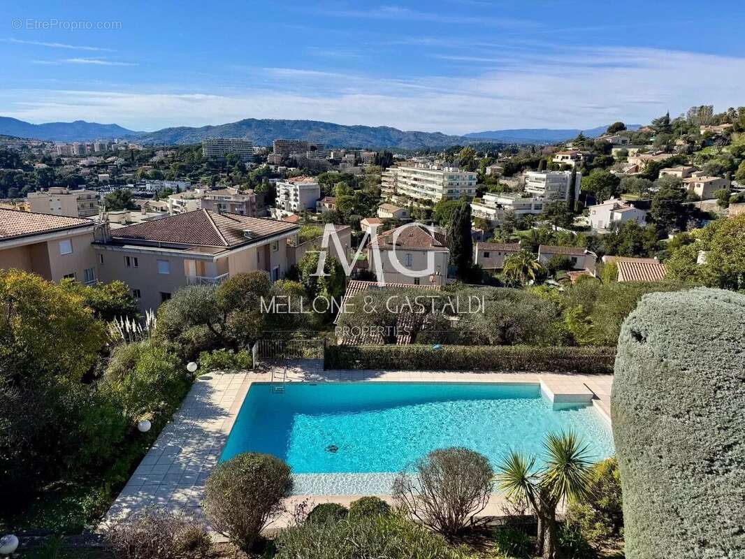 Appartement à LE CANNET