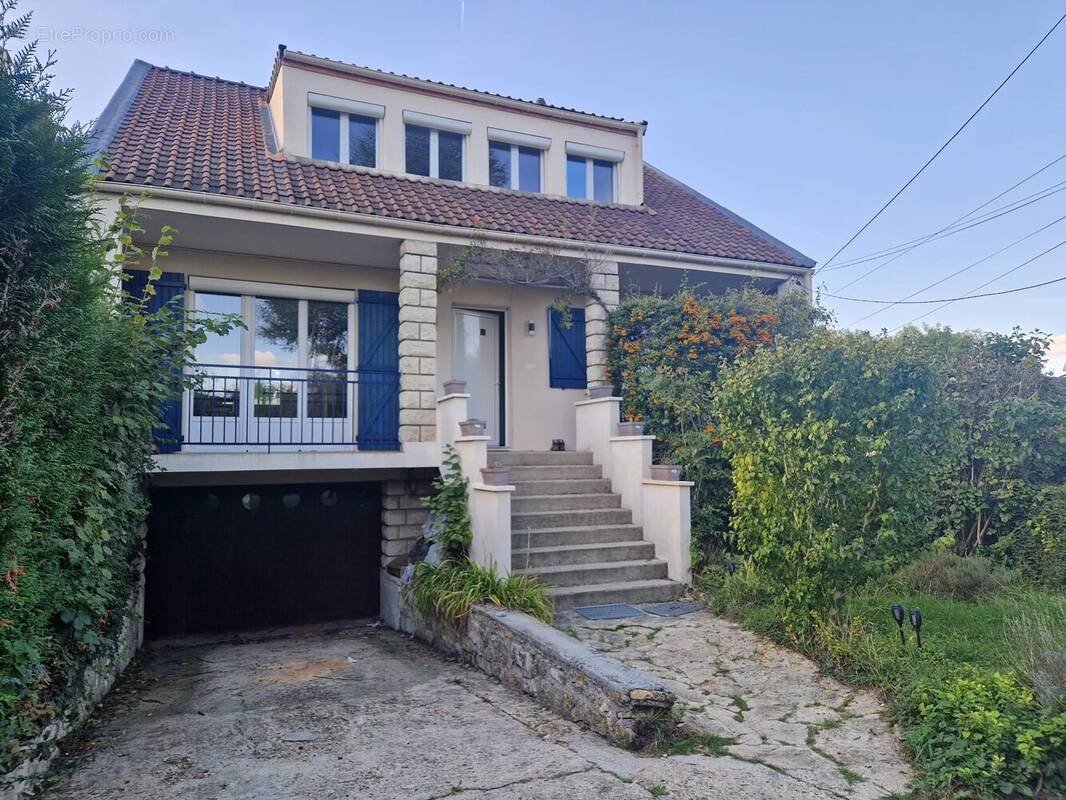 Maison à MAGNY-LES-HAMEAUX