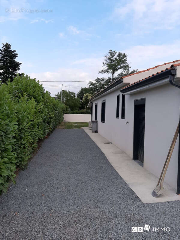 Maison à LE FAUGA