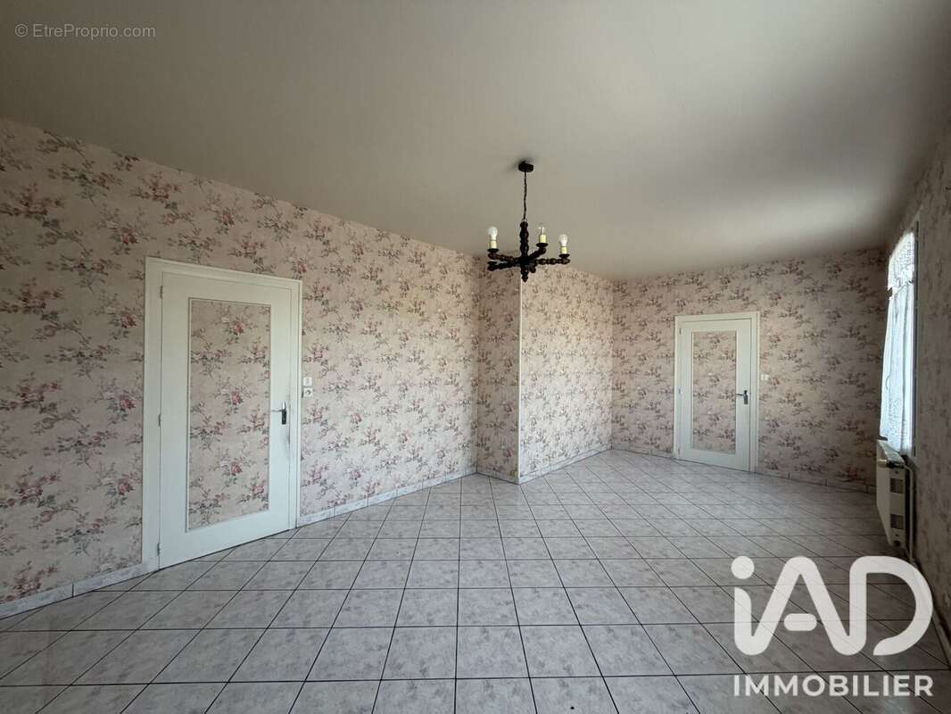 Maison 90 m² à Airvault  - photo 6
