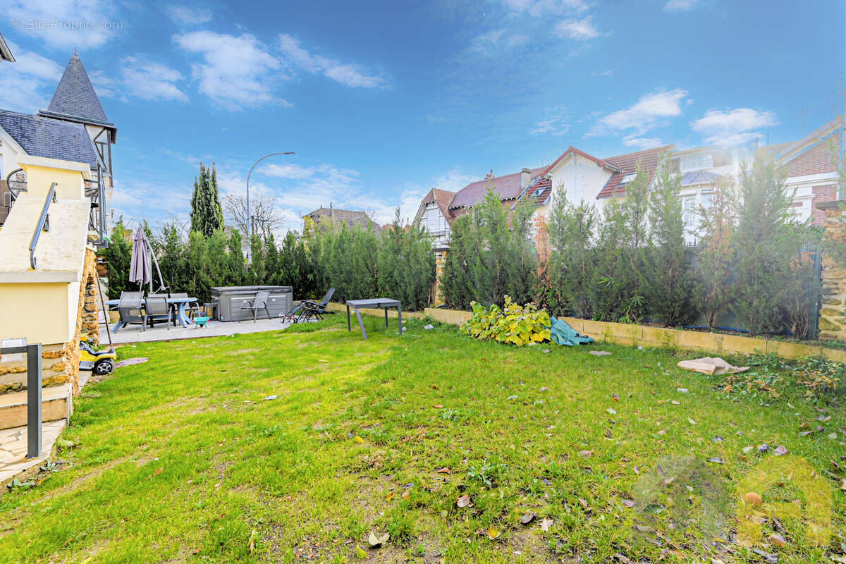 Maison à NOGENT-SUR-MARNE