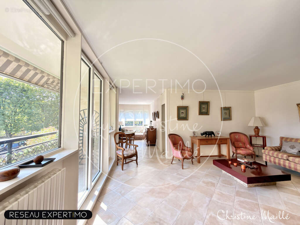 Versailles montreuil - appartement 5 pièces 105m2 avec balcon, parking et ascenseur - photo 2