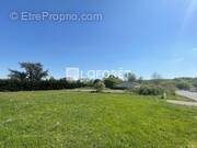 Terrain à SAINT-SEURIN-SUR-L&#039;ISLE