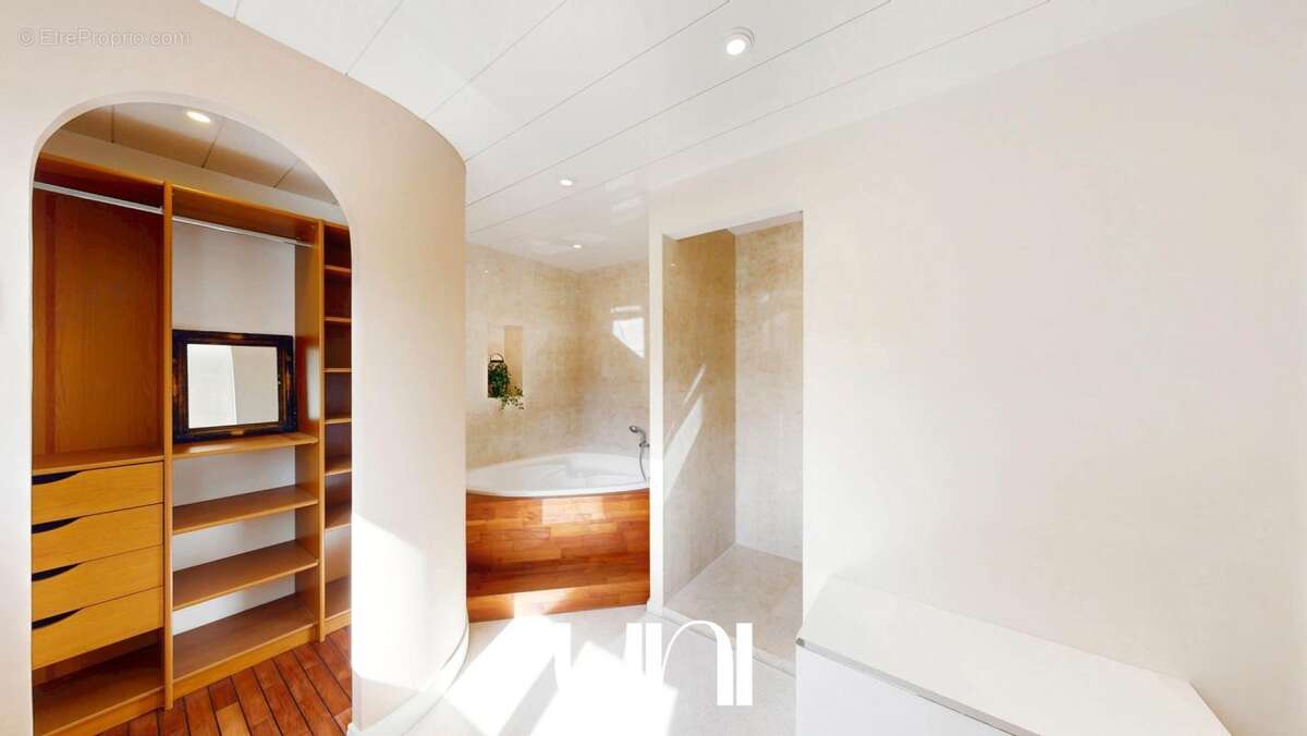 Maison à JUAYE-MONDAYE