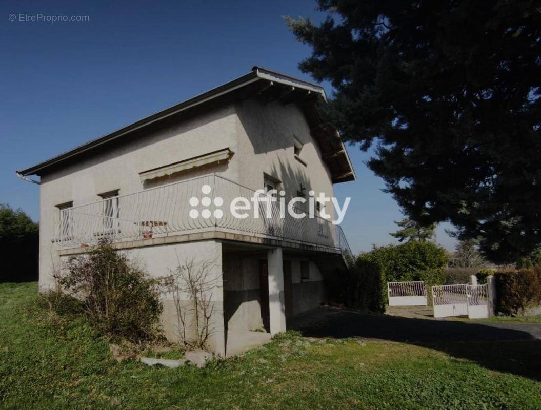 Maison à MARINGES
