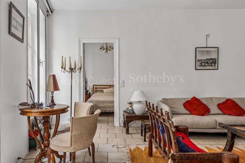 Appartement à PARIS-8E