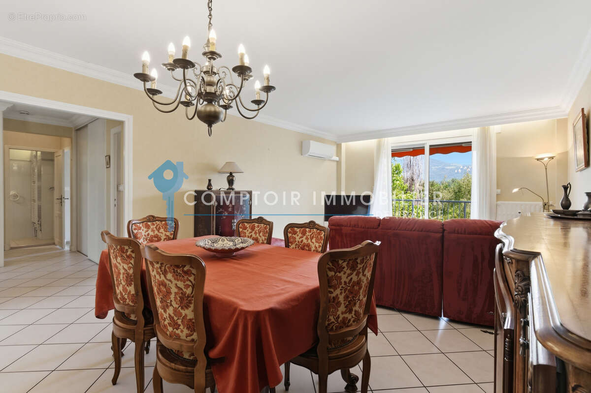 Appartement à MEYLAN