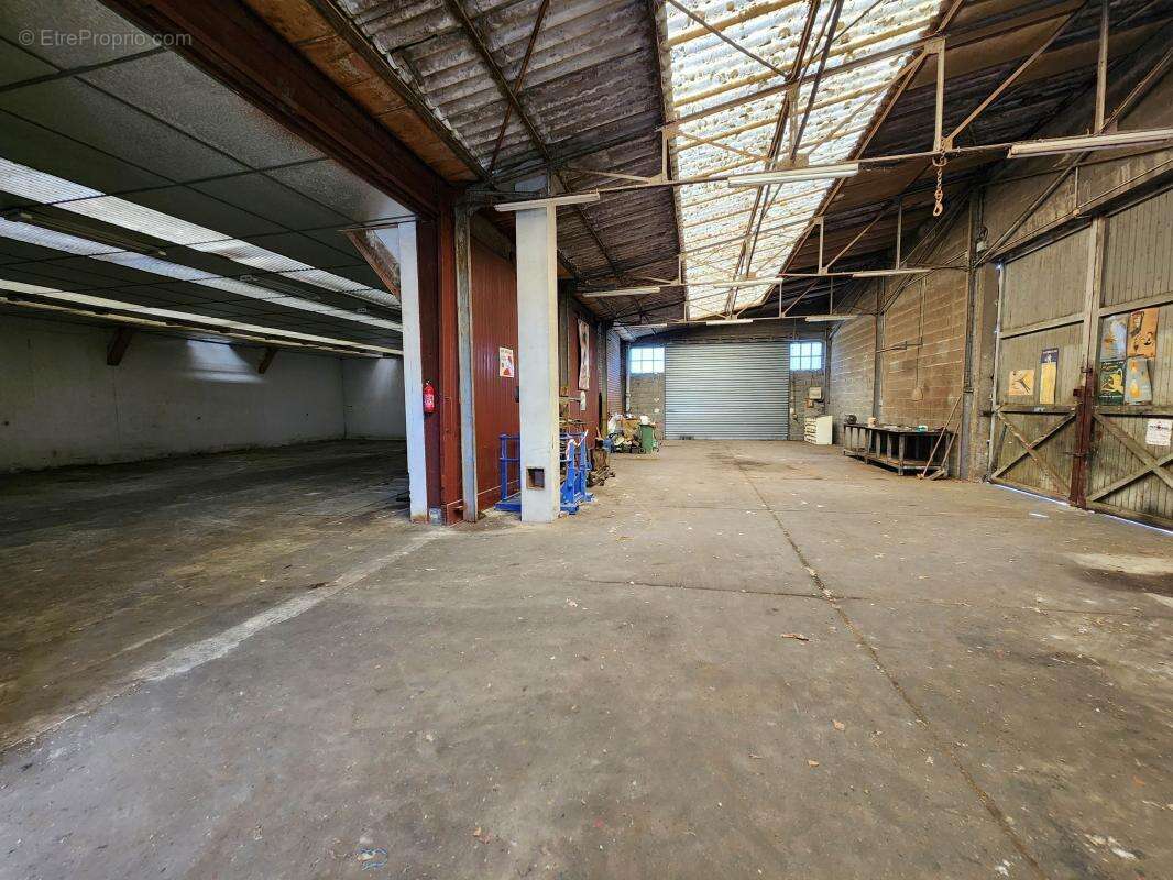 Commerce à CORMENON