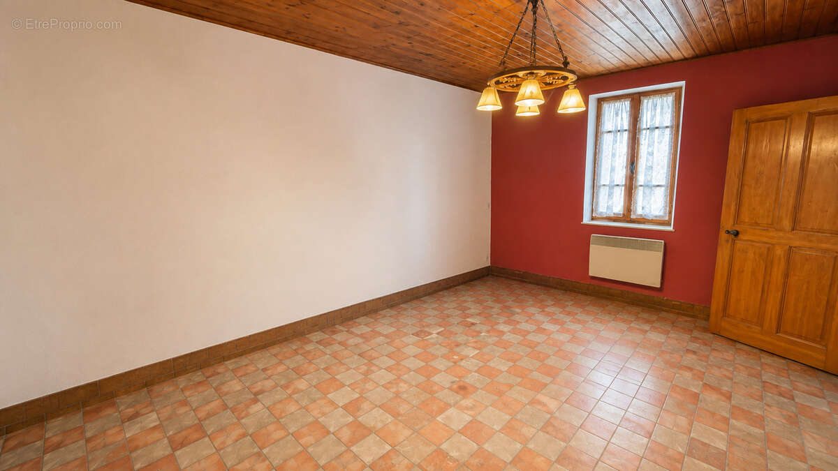 Maison de village + terrasse - photo 12