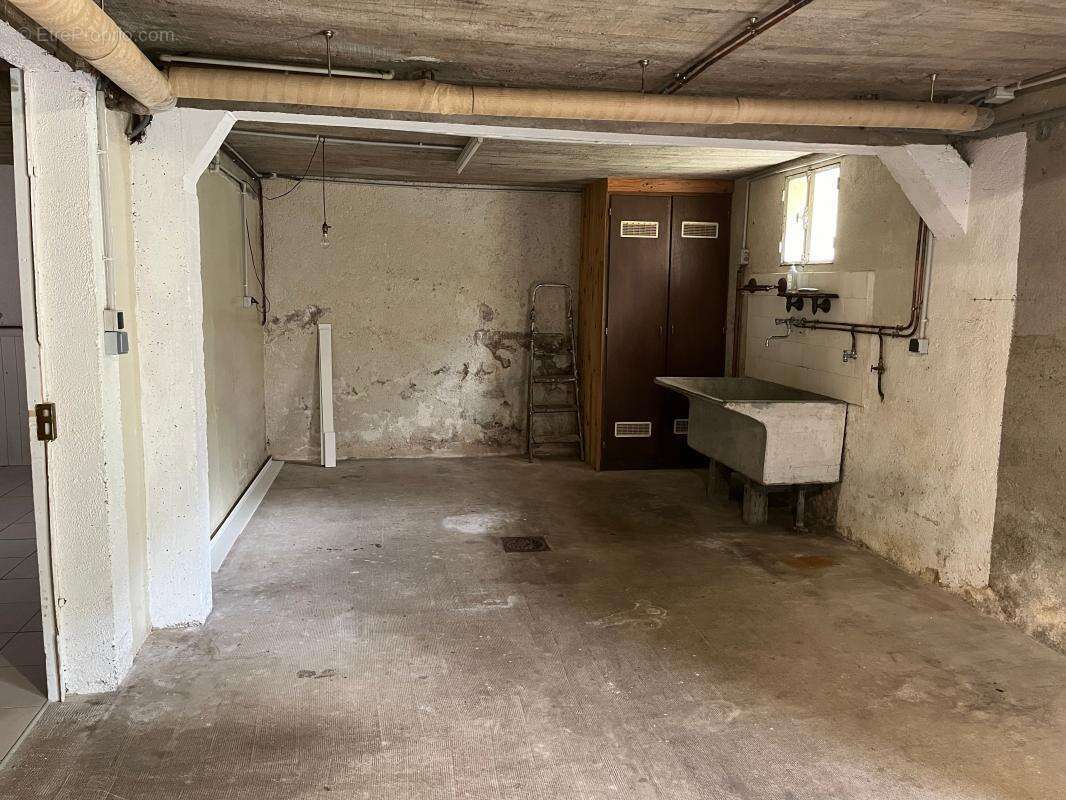 Maison à LA JONCHERE-SAINT-MAURICE