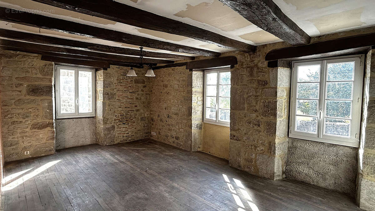 Ensemble immobilier en pierre - photo 2