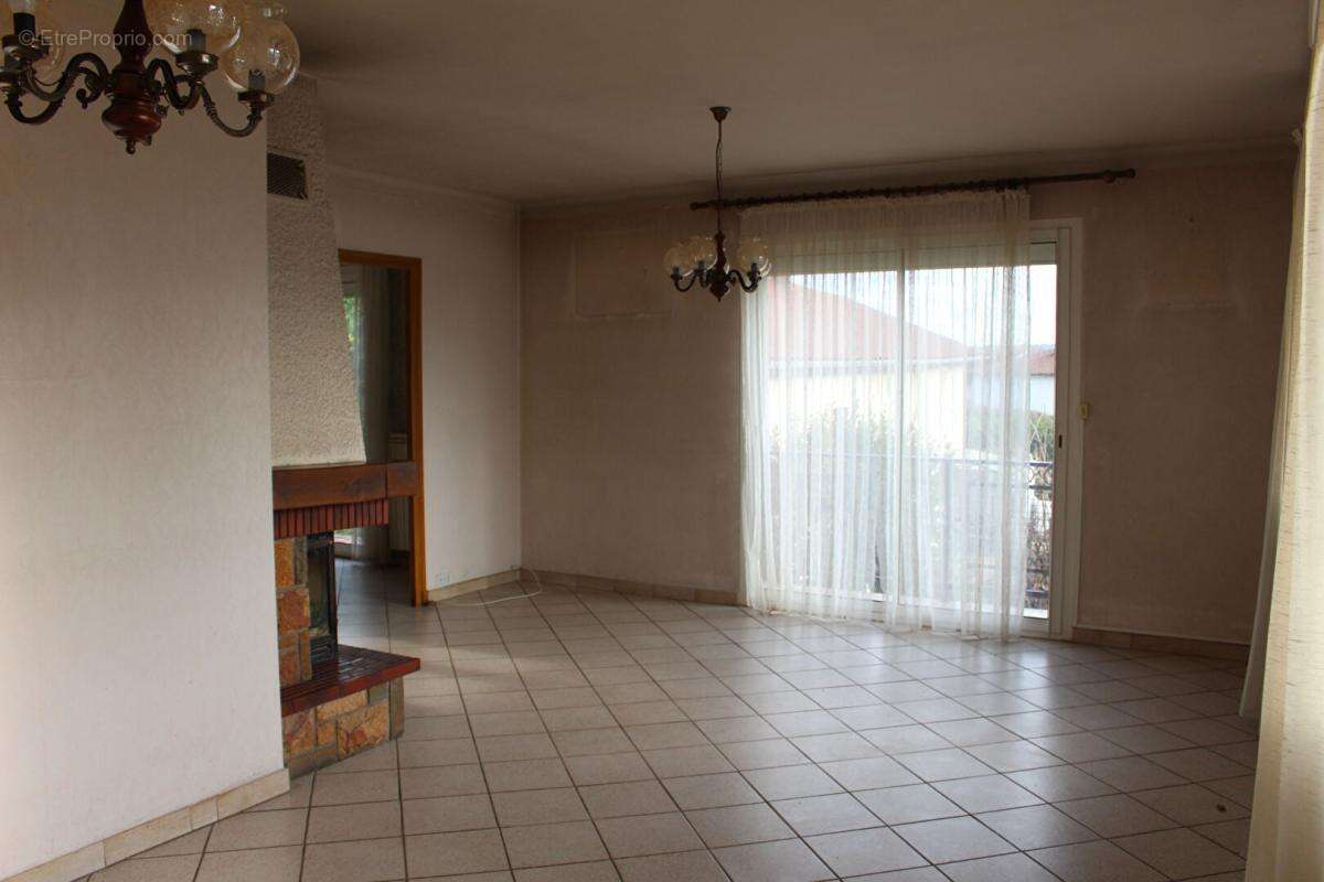 Maison à ROUSSILLON