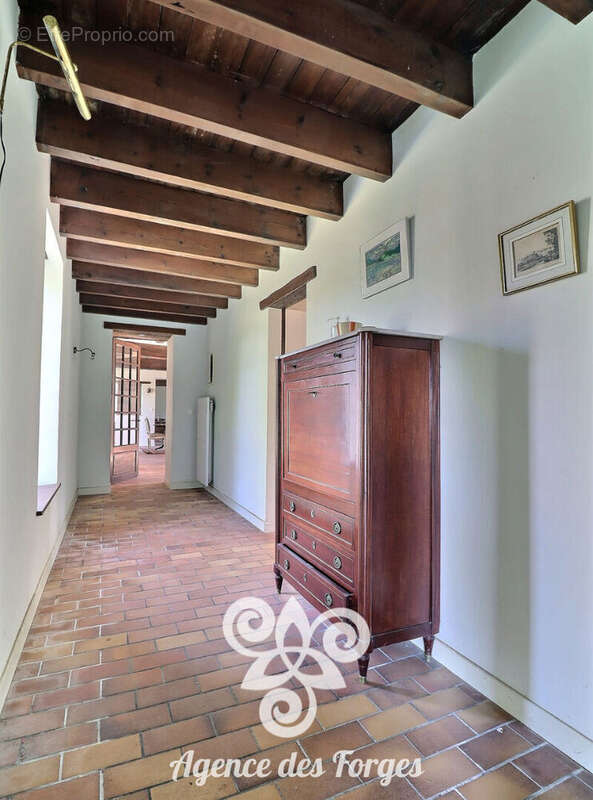 Maison à SAINT-MACAIRE-EN-MAUGES