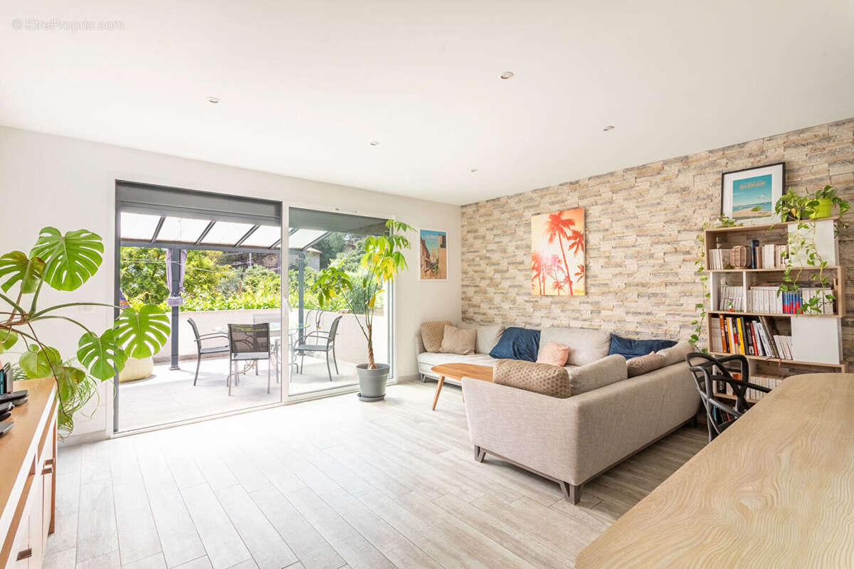 Appartement à CARRY-LE-ROUET
