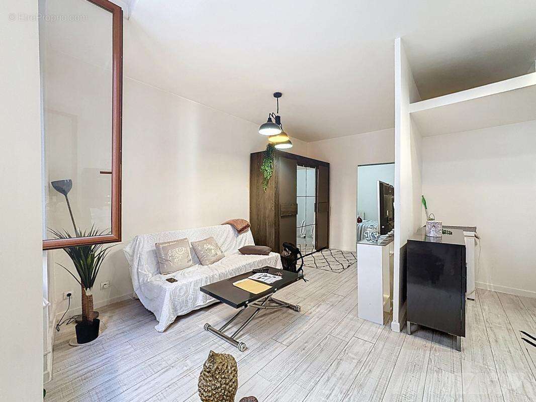 Appartement à MARSEILLE-2E