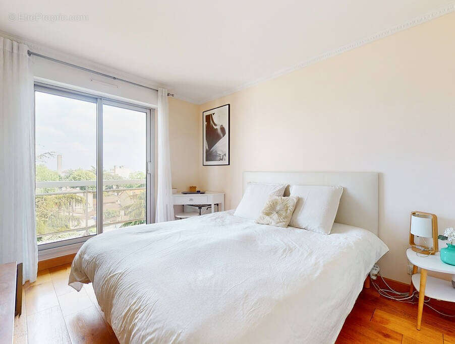 Appartement à LES LILAS