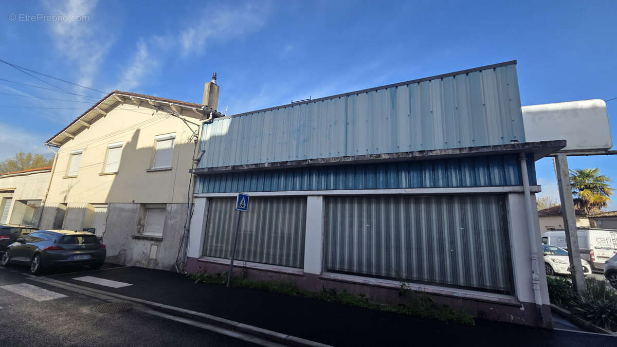 Commerce à MONTPON-MENESTEROL