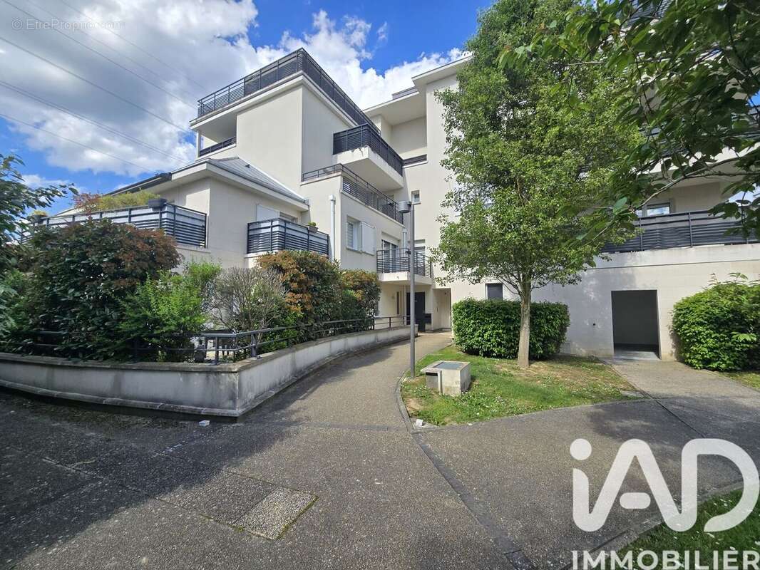 Photo 8 - Appartement à ELANCOURT
