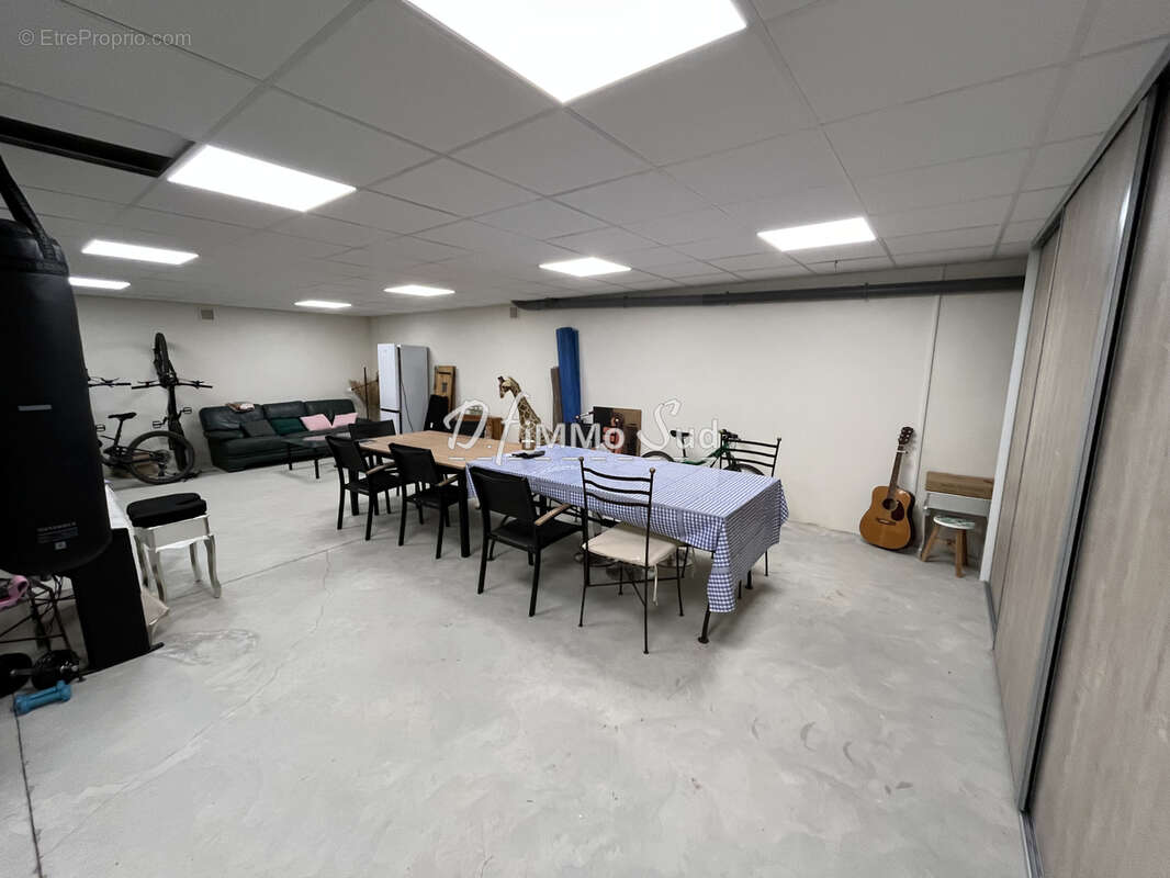 Maison à NISSAN-LEZ-ENSERUNE