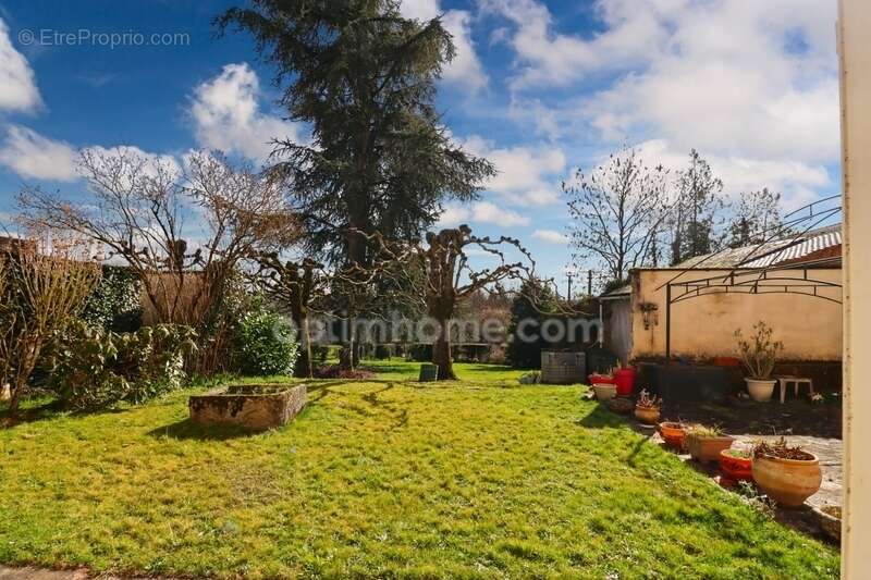 Maison à MAGNAC-LAVAL