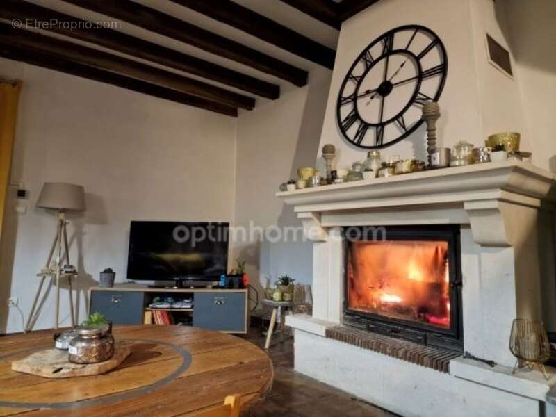 Maison à TREMBLAY-LES-VILLAGES