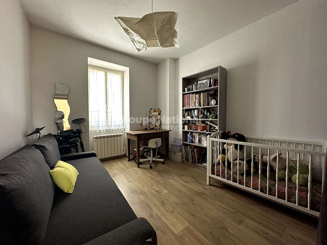 Caveirac Maison en pierres 4 chambres avec cour et parking - photo 9