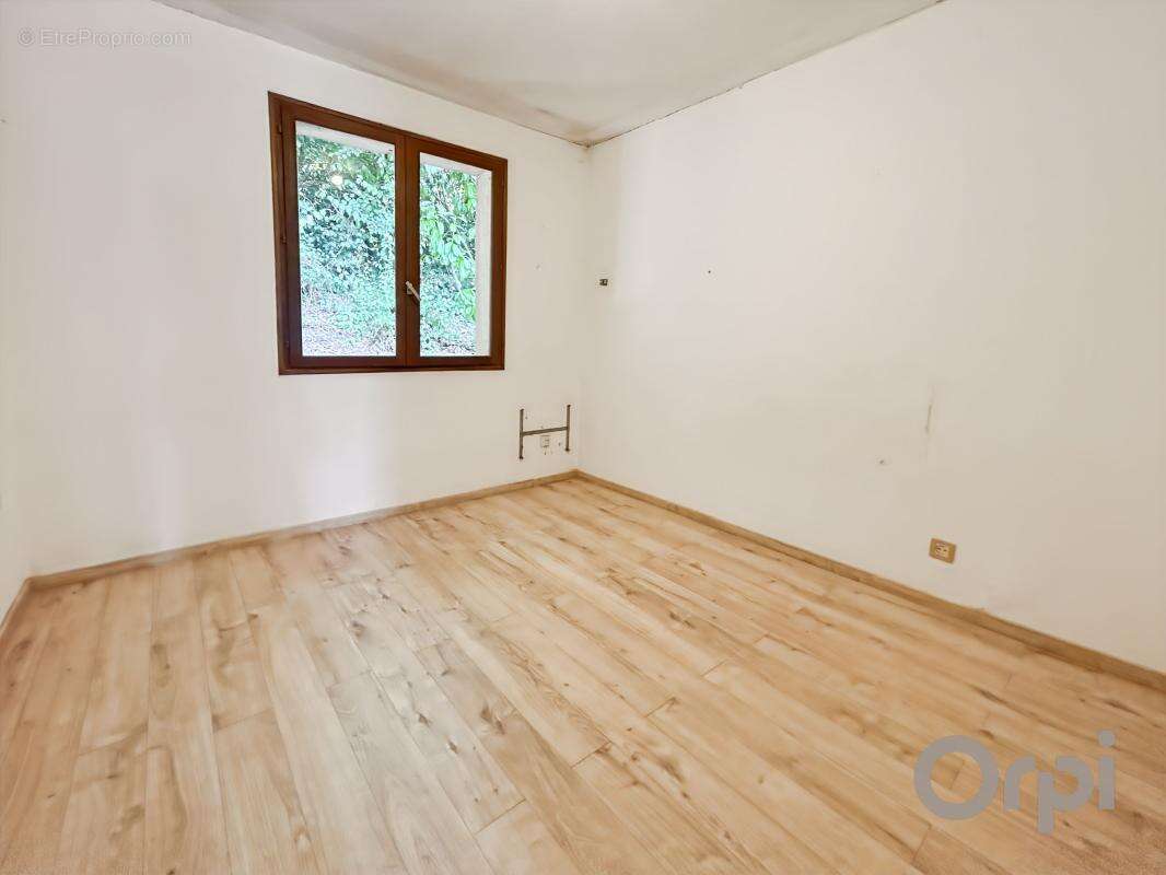 Maison de plain pied sur parcelle arborée proche du centre de Lectoure - photo 8