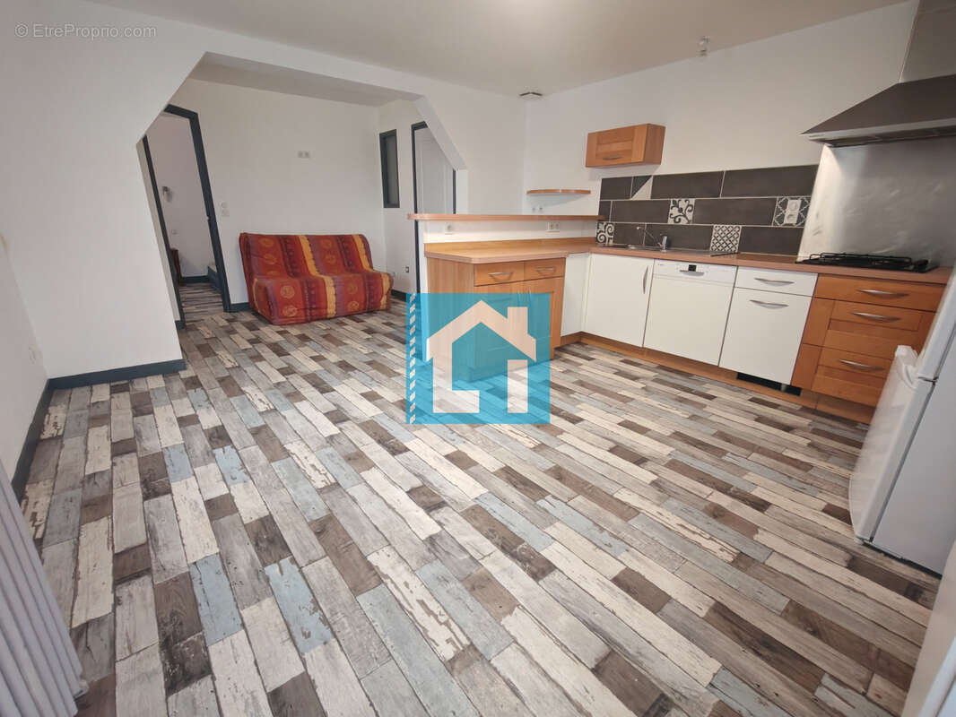 Appartement à DONVILLE-LES-BAINS