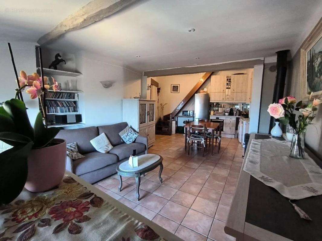 Appartement à CHATEAUNEUF-GRASSE