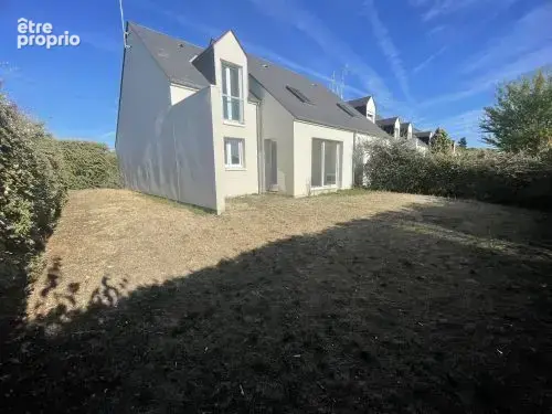 Pavillon sur terrain arboré de 70m² idéalement situé à proximité de la Tangentielle et des commodités - photo 2