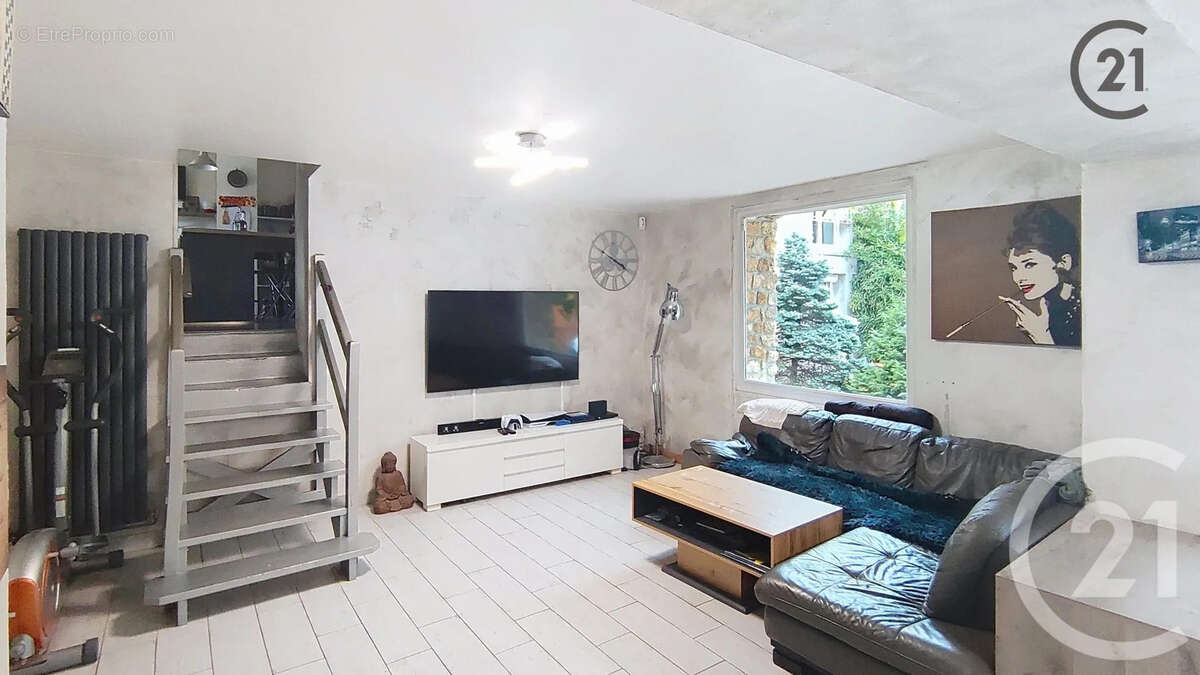 Maison à VERT-SAINT-DENIS