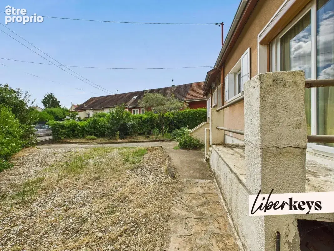 Maison individuelle de 107m² avec jardin et garage - Saint-Fons - photo 8