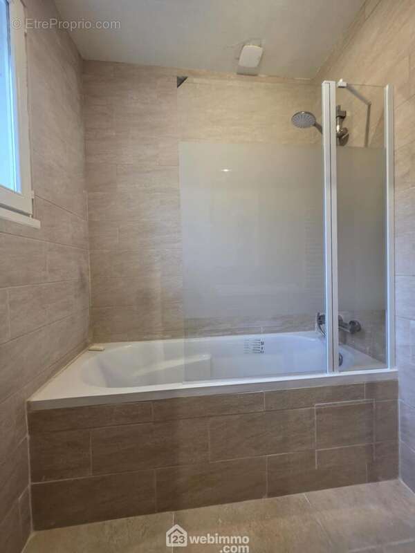 Une baignoire