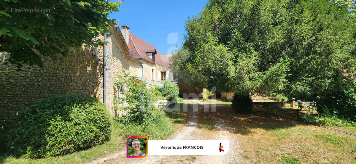 Maison à LIORAC-SUR-LOUYRE