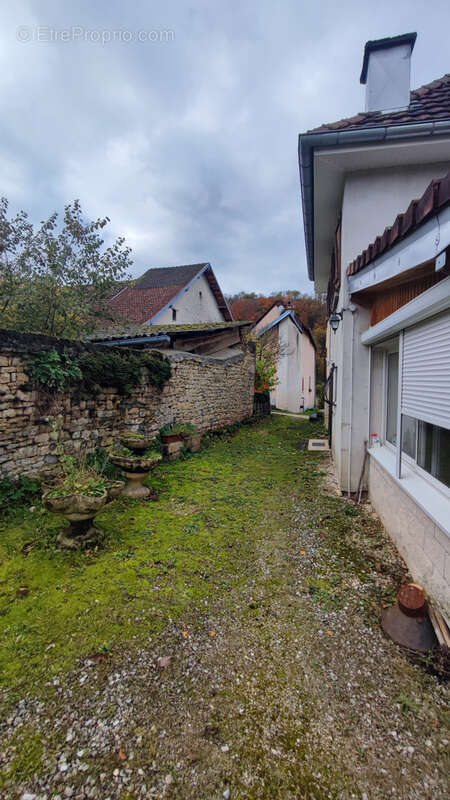 Maison à VILLARS-SOUS-ECOT