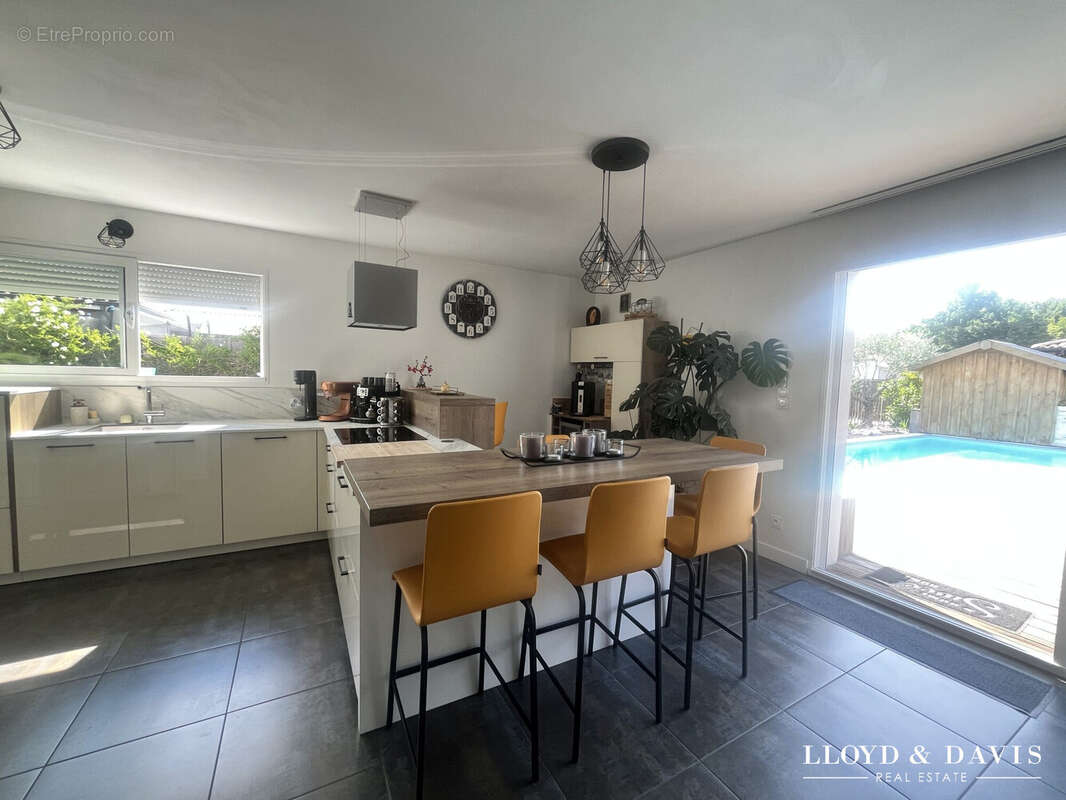 Maison 118 m² à Lacanau  - photo 2