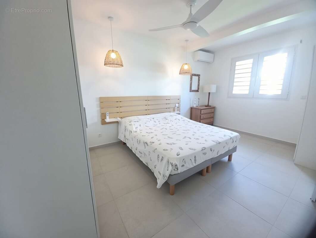 Villa premium T3 & son T2 à vendre à SAINTE ANNE Bourg (971) Guadeloupe - - photo 16