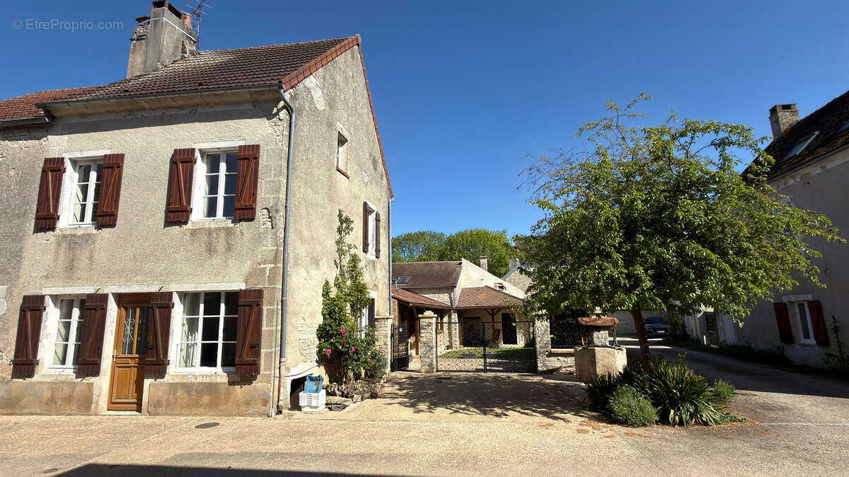 Maison à PRECY-LE-SEC
