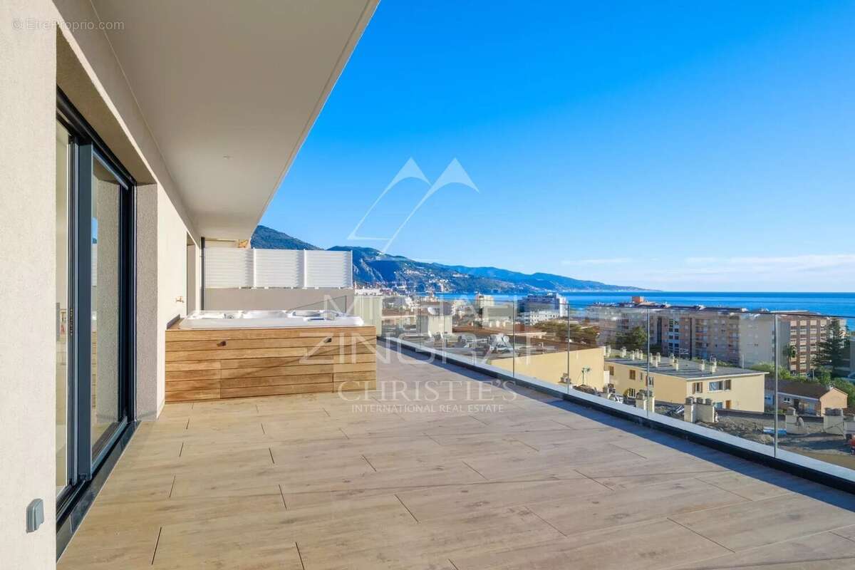 Appartement à ROQUEBRUNE-CAP-MARTIN
