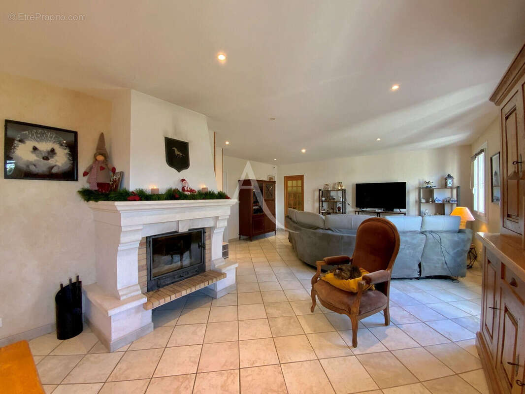 Maison à ALLAS-BOCAGE