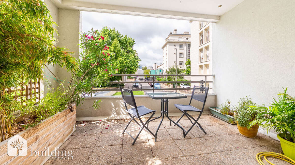 Appartement à COURBEVOIE